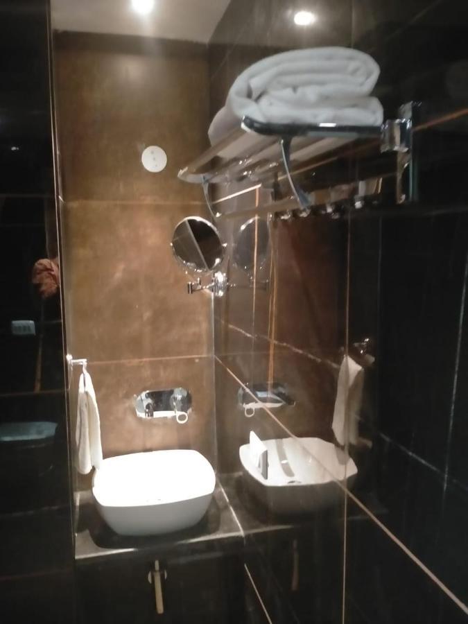 Hotel Pepper Hisār Esterno foto